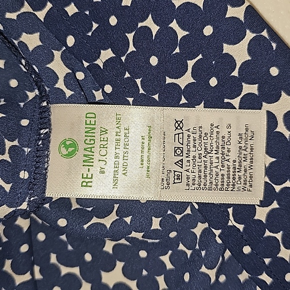 J.Crew Sleeveless button-front ruffleneck popover in navy floral Size M NWOT - Picture 6 of 16